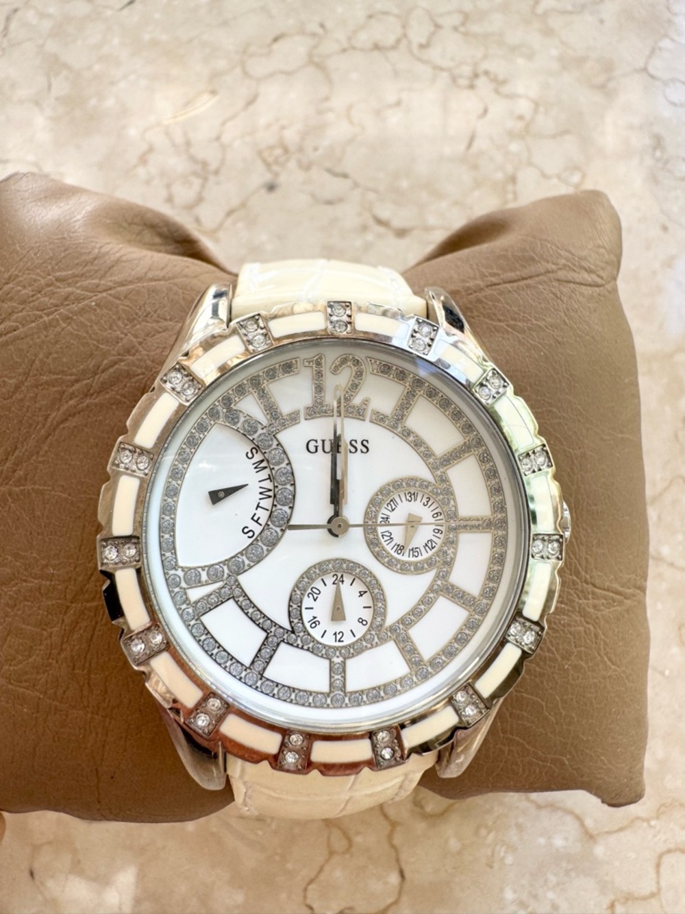 GUESS Women's White Cream Silver Watch - Picture 7 of 9